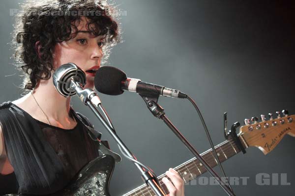 ST VINCENT - 2009-04-26 - PARIS - La Maroquinerie - Annie Clark